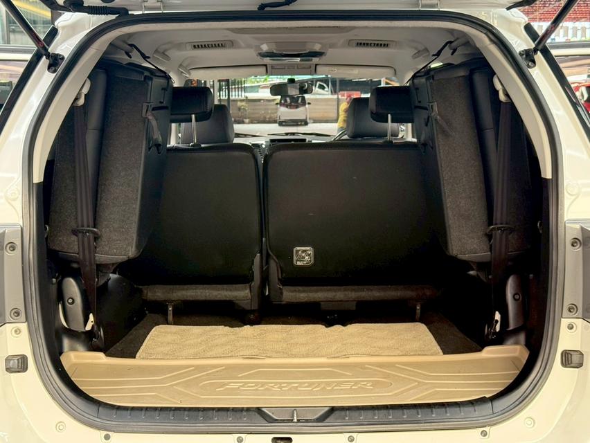TOYOTA FORTUNER 3.0 TRD Sportivo 4WD ปี2014 รถสายลุย ออพชั่นจัดเต็ม  พร้อมใช้งาน  7