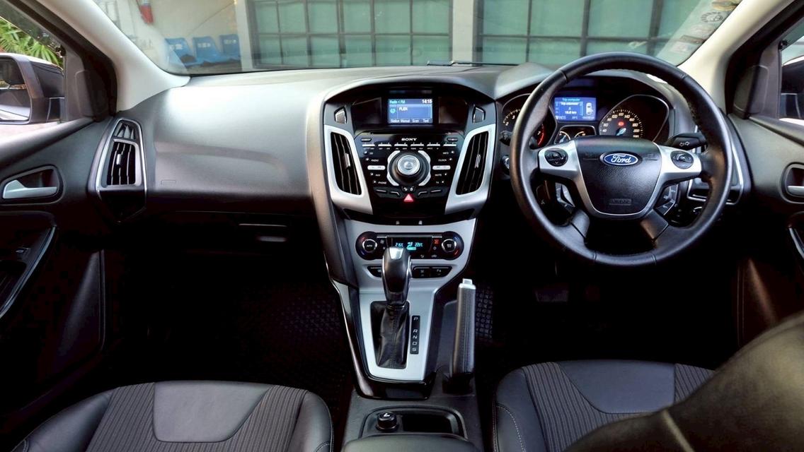 รหัสรถ KN1821 FORD FOCUS 5ประตู 2.0 TOP ปี2012 มีซันรูฟ 10