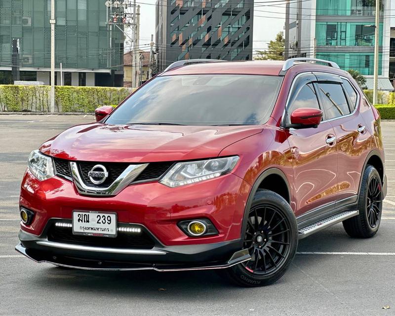 NISSAN X-TRAIL 2.0 V เกียร์ Auto 4WD 7 ที่นั่ง สีแดง ปี 2015 6