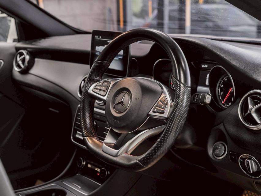 รหัสรถ 67GG8603 Mercedes Benz GLA250 AMG Dynamic 2018 14