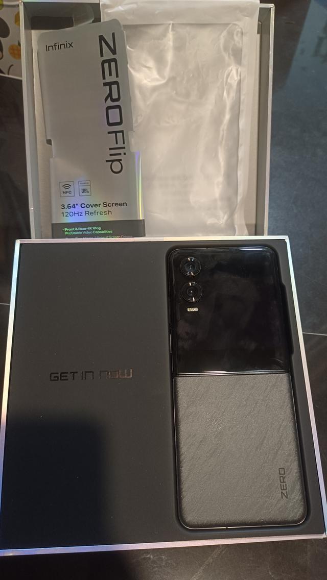 โทรศัพท์มือถือ infinix zero flip 512GB ram 16GB