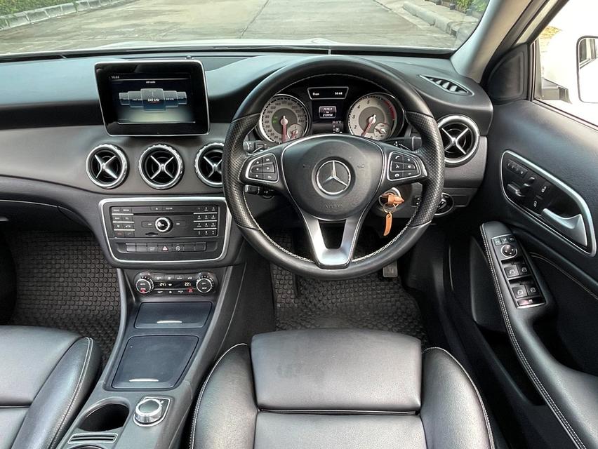 BENZ GLA200 1.6 URBAN (CKD) (โฉมW156) ปี 2017 สภาพนางฟ้า 9