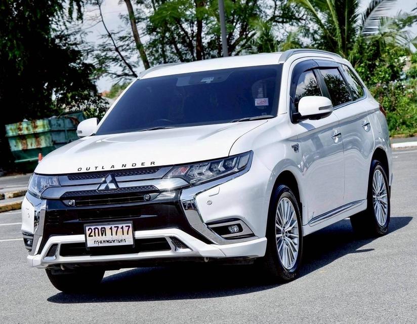 รหัสรถ PR1717 Mitsubishi Outlander PHEV ( มือเดียว ) GT-Premium Top Fulloption