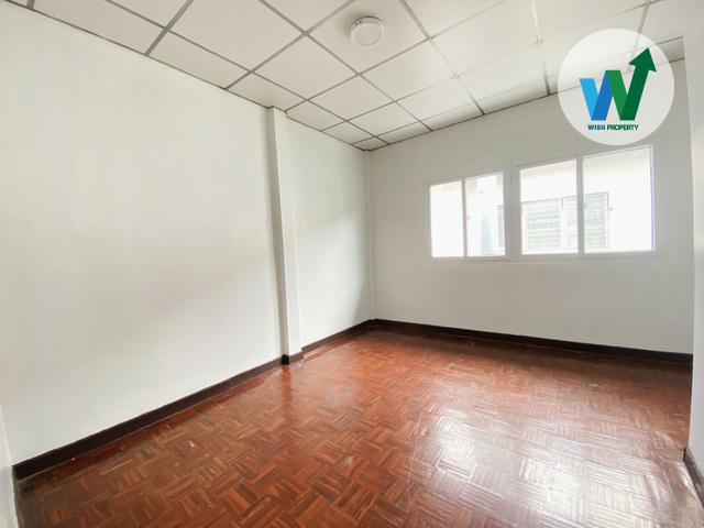 ทาวน์เฮ้าส์ รุ่งกิจวิลล่า 7 ร่มเกล้า ขาย (เหมาะกับการอยู่อาศัย หรือปล่อยเช่า) 7