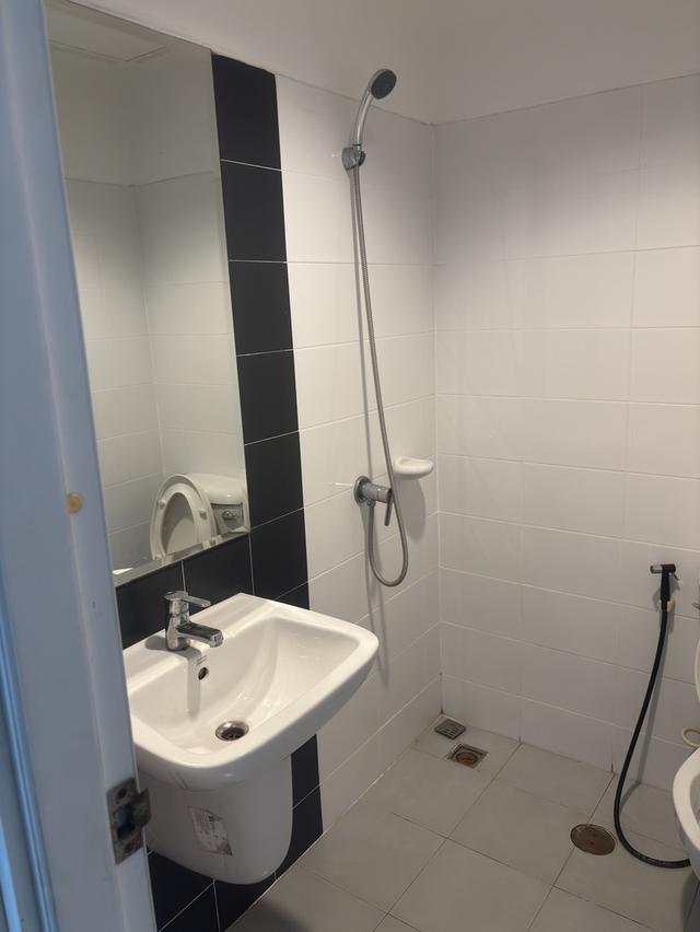 ให้เช่าบ้านราคาถูก บ้านเช่าใกล้เมกาบางนา 800เมตร เนื้อที่20ตรว. 3นอน 2น้ำ แอร์ 4เครื่อง พร้อมอยู่ 13