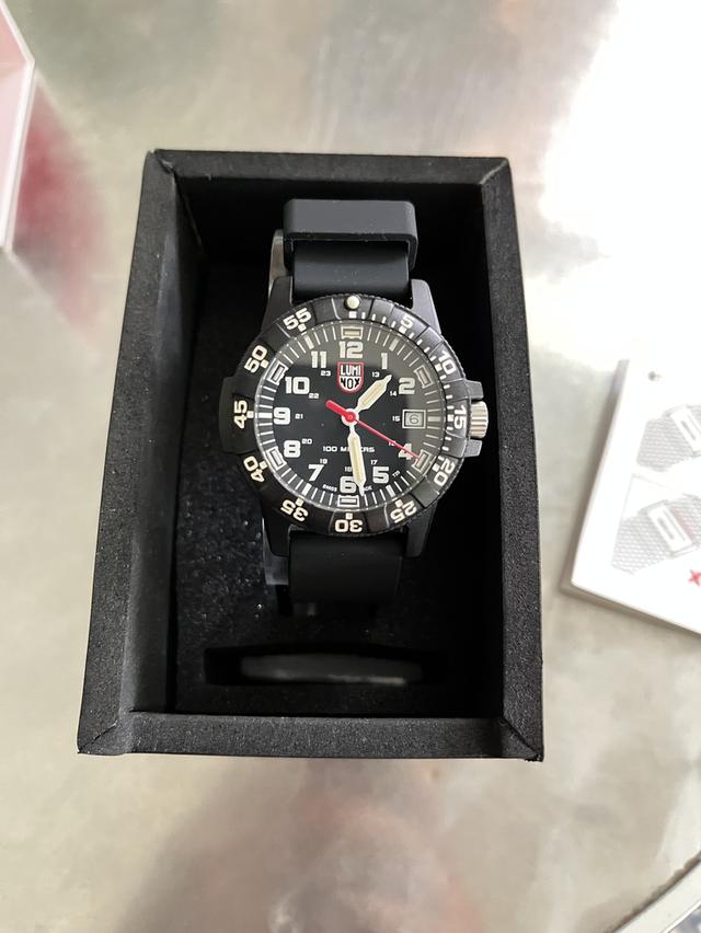 นาฬิกายี่ห้อ LUMINOX