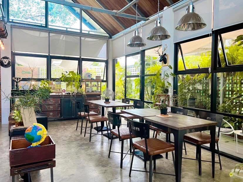 ขายร้านกาแฟพร้อมที่ดินติดถนน 10