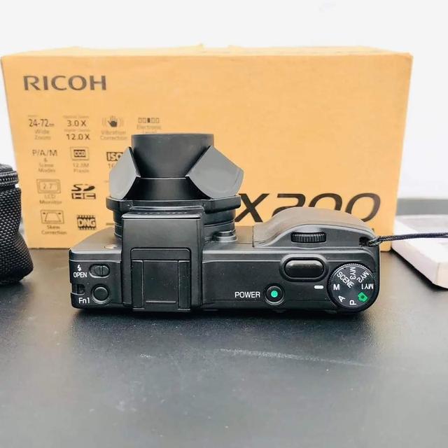 Ricoh GX200 กล้องดิจิตอลคอมแพค  4