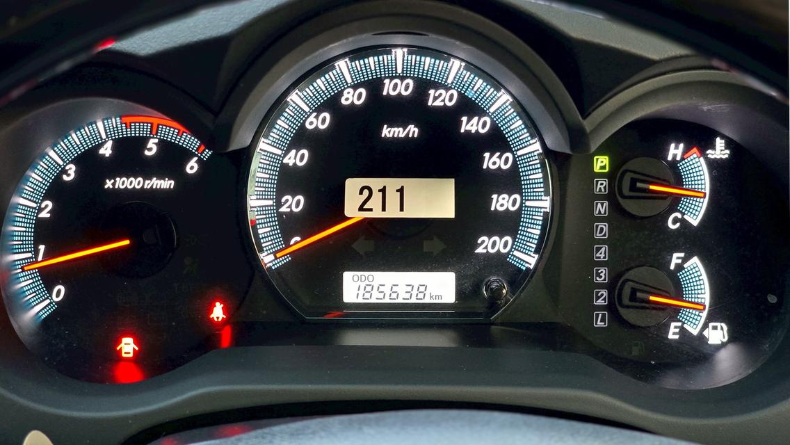 รหัสรถ WB36 Toyota Fortuner 2.5V A/t (Minorchange ตัวสุดท้าย ล้อดำ ภายในดำ ) ปี  2015 10