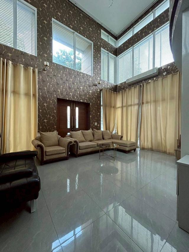 Sale / Rent  Grand Bangkok boulevard Kasert- Nawamin  129 square wah. With a bid swimming pool. 5 bedrooms 7 bathrooms Fully furnished Sale 30 Million 10