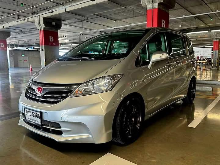 Honda Freed ปล่อยขายด่วน