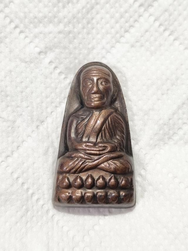 หลวงปู่ทวดวัดช้างให้ เตารีดหลังหนังสือ วาระ2 อกตัวU ปี55