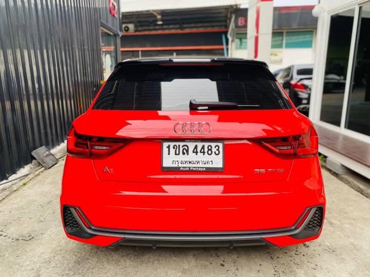 Audi A1 สีแดงสด 3