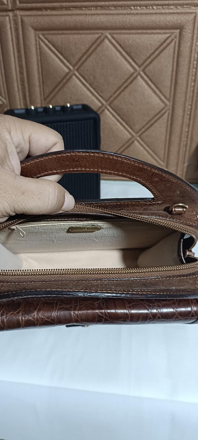 กระเป๋าลายหนังจระเข้ สีน้ำตาลเข้ม Vintage Etienne Aigner Bag. รูปที่ 11