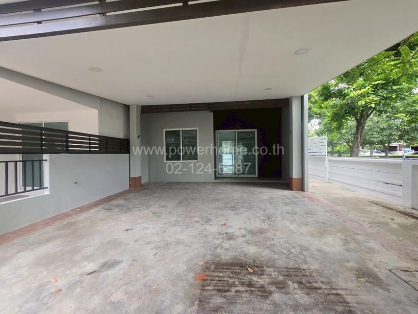 หมู่บ้านอารียาคัลเลอร์ ใกล้สถานีรถไฟฟ้าสายสีแดง ( SRT หลักหก ) ถนนวิภาวดี-รังสิต ต.หลักหก อ.เมืองปทุมธานี จ.ปทุมธานี
