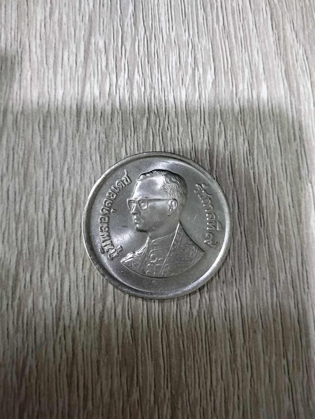 เหรียยญ 5 บาท ปี 2525 2