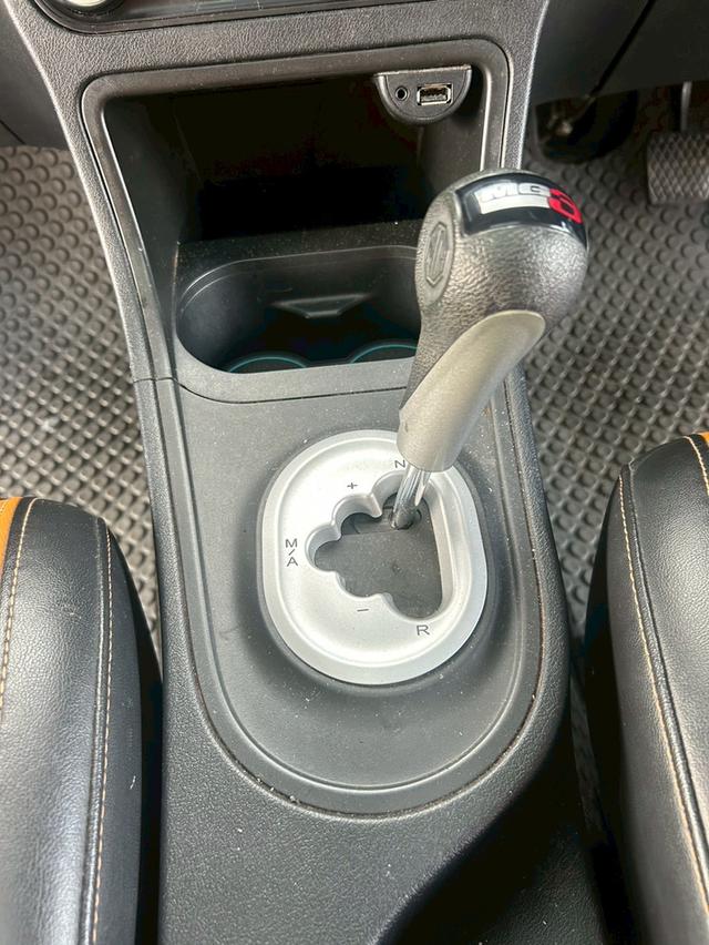 MG 3 1.5 Xross Sunroof AT ปี 2015 13