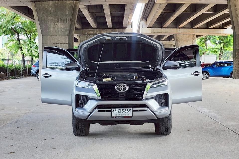 Toyota Fortuner 2.4 V 2WD AT ปี 2023 รถสวยมือเดียว รุ่นท๊อปขับ2 9