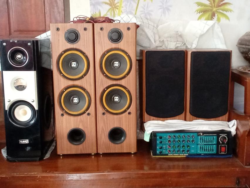 เครื่องเสียงจำนวน6ชิ้น ลำโพง5ชิ้น เครื่องขยาย1ชิ้น สภาพดี