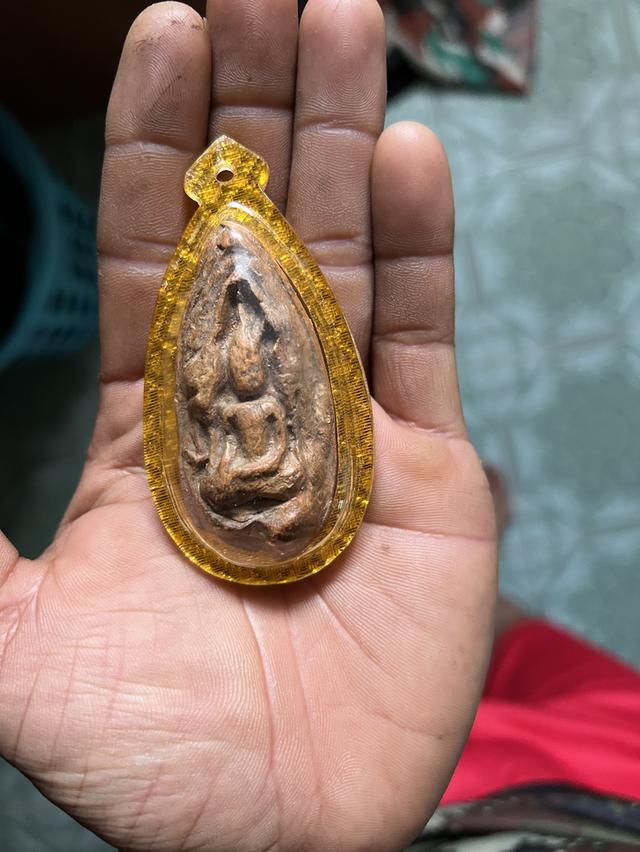 ขุนแผนไข่ผ่าซีกวัดพระรูป