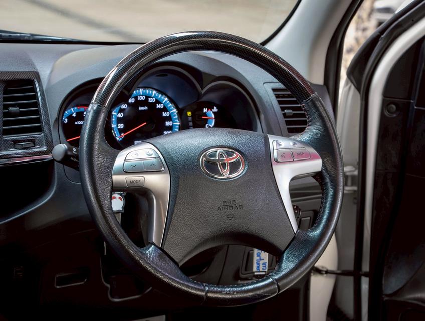 TOYOTA FORTUNER 3.0 TRD Sportivo 4WD ปี2014รถสายลุย สวยดุดัน โคตรคุ้ม ไมล์น้อย 7