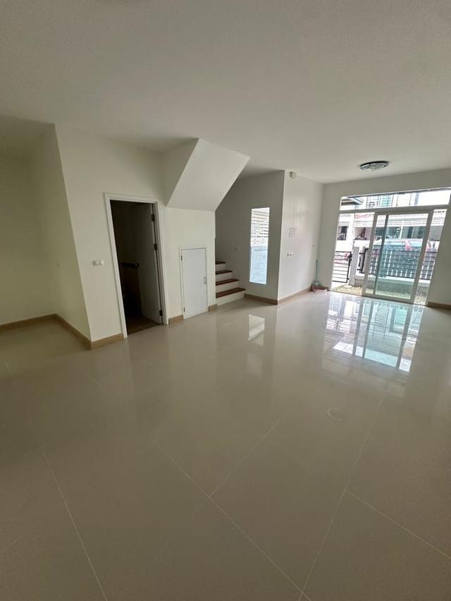 🏘️✨ ขายทาวน์โฮม 2 ชั้น ตกแต่งใหม่ทั้งหลัง ราคาโปรโมชั่น ✨🏘️ 🔑 พร้อมอยู่ทันที 📍 หมู่บ้านกัสโต้ แกรนด์ รามคำแหง  ถนนราษฎร์พัฒนา 7