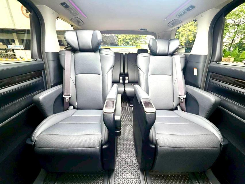 Toyota ALPHARD 2.5SC PACKAGE สีดำ ปี 2022 ไมล์ 70,000 กม.  13