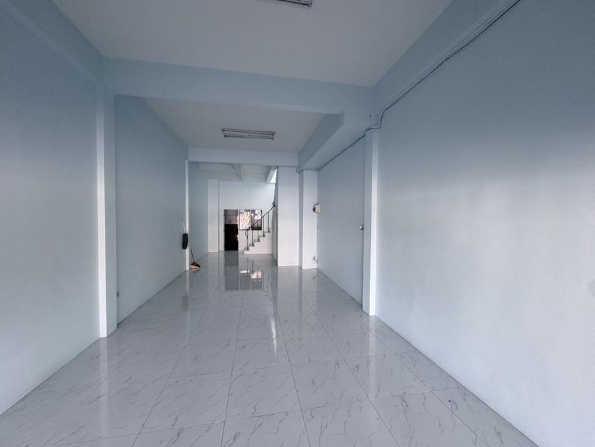 อาคารพาณิชย์ 3ชั้น 3 ห้องนอน 2