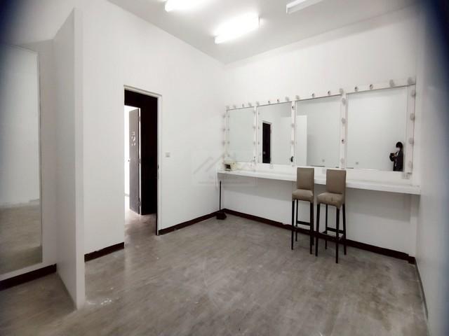 ให้เช่า ที่ดิน พร้อมอาคาร รามอินทรา บนเนื้อที่ 200 ตร.ว. เหมาะทำสำนักงาน สตูดิโอ คลังสินค้า ใกล้ MRT รามอินทรา กม.9 ใกล้แฟชั่น