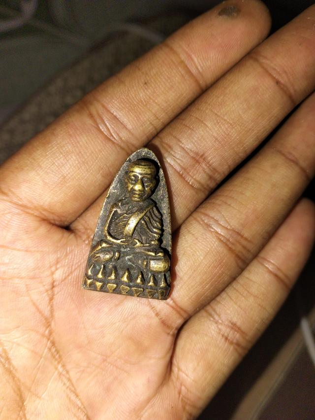 หลวงปู่ทวด ปี05 หลังเตารีด