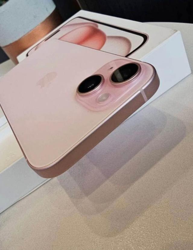 โทรศัพท์ iPhone 15 สีชมพู รูปย่อยที่ 3