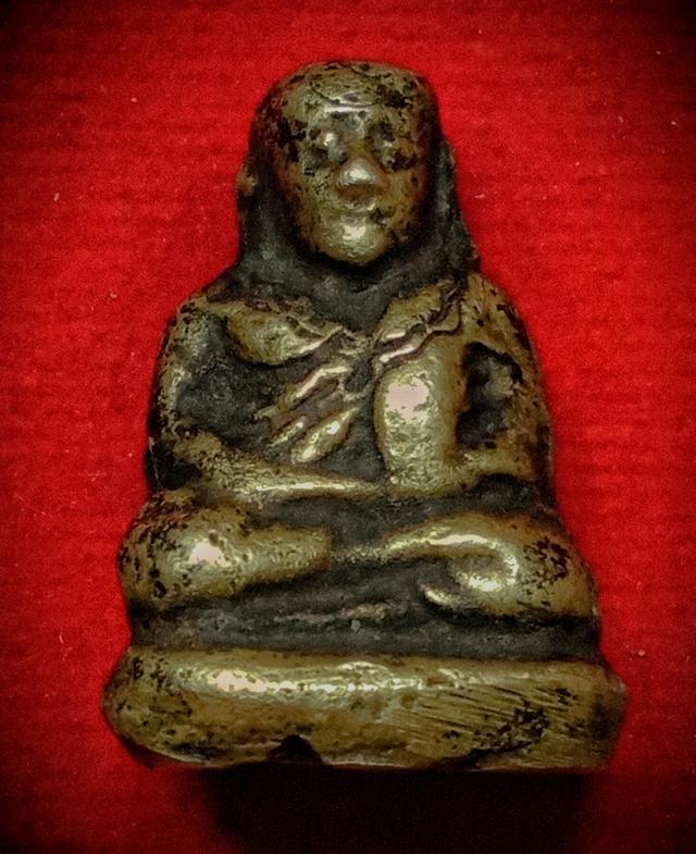 รูปหล่อหลวงพ่อเงิน วัดบางคลาน