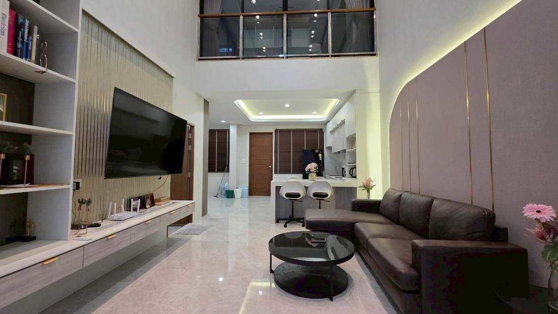 [ให้เช่า] ทาวน์โฮม 3.5 ชั้น หลังใหญ่ สวย โครงการไดมอนด์ วิลล์ ลาดพร้าว-วังหิน เฟอร์นิเจอร์ครบ พร้อมเข้าอยู่! ทำเลทอง เหมาะทั้งอยู่อาศัย อ 10