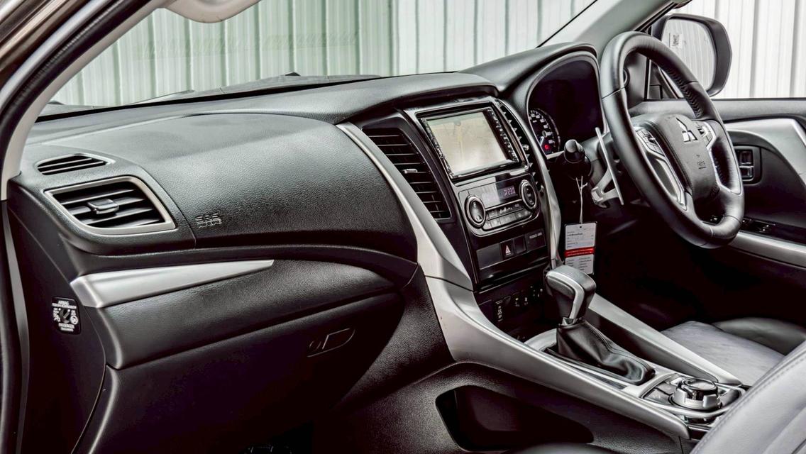 MITSUBISHI PAJERO SPORT 2.4 GT Premium 4WD ปี 2016 สีน้ำตาล รถVat. โฉม ปี15-ปัจจุบัน รูปที่ 9