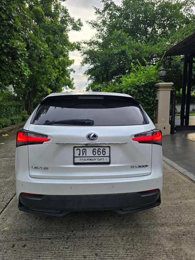 ขายด่วน Lexus NX 300h 4