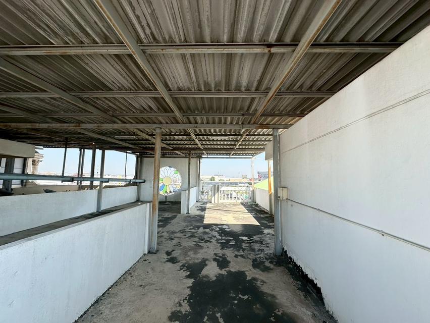 ขายอาคารพาณิชย์ 3.5 ชั้น 2 คูหา ขนาด 44 ตร.ว. ห่างจากถนนกาญจนาภิเษกเพียง 500 เมตร สภาพดี ทำเลค้าขายหรือทำโฮมออฟฟิศ ที่จอดรถสะดวก ใกล้ MRTสายสีม่วง 19