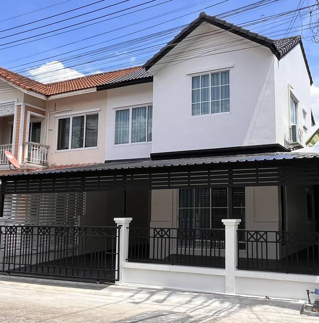 ขายทาวน์โฮม 3 ชั้น 19.4 ตรว. หมู่บ้านเบล็สทาวน์ รามอินทรา 127