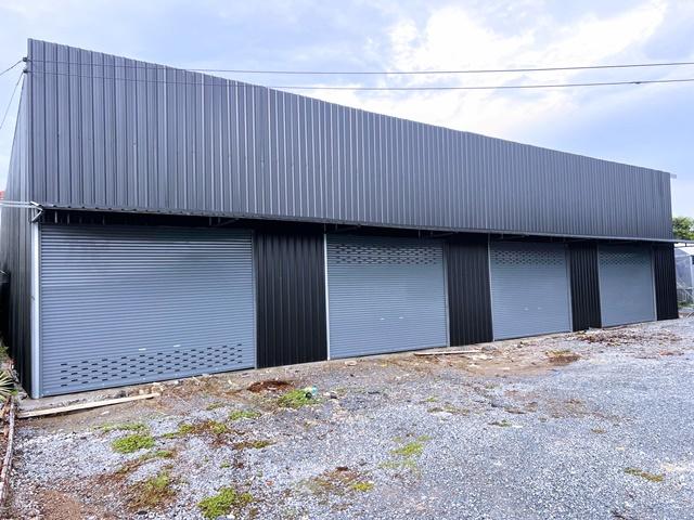 สารีบุตร ฉลองกรุง1-10 ตติดถนนใหญ่ ทับยาว ลาดนัดวินวินสุวรรณภูมิ 3.8 กม ให้เช่าโกดังใหม่ 300 ตร.ม. 75 ตร.วา. สโมสรกีฬาเอช 1