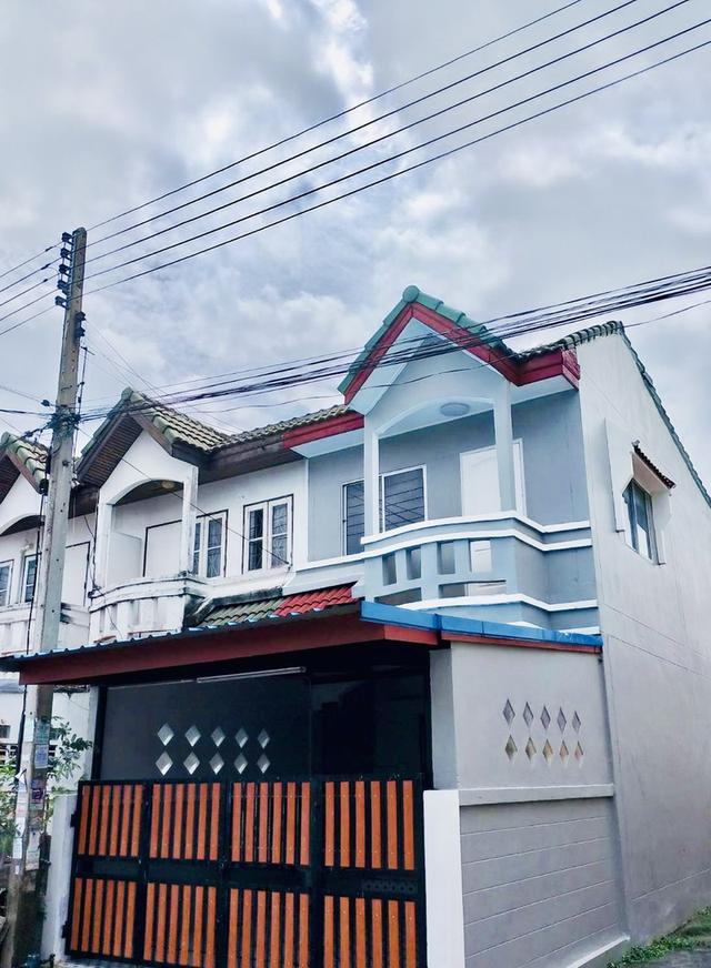 หมู่บ้านขจีนุช