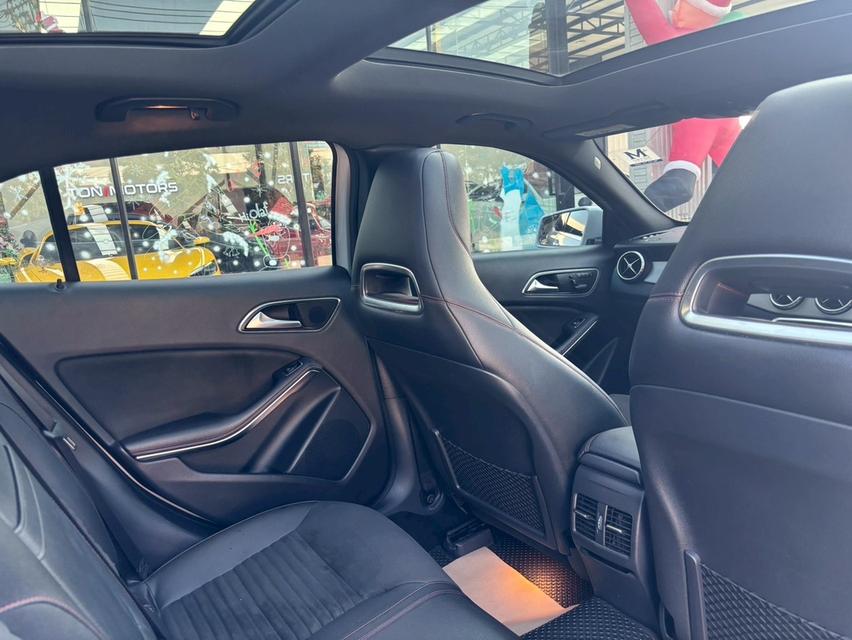 รหัสรถ KPV39 2017 BENZ GLA 250 AMG Dynamic สีน้ำเงิน 11