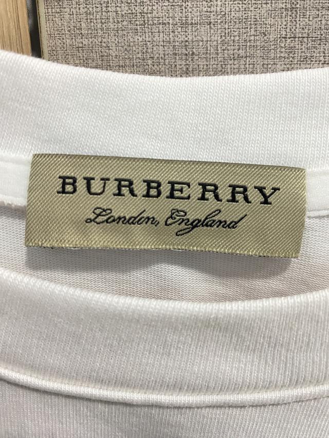 เสื้อ BURBERRY สีขาว มือสอง ของแท้ รูปที่ 3