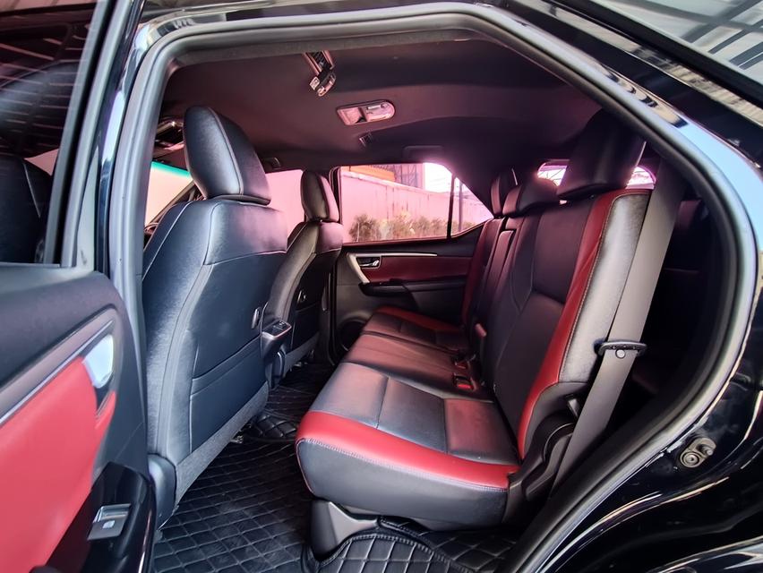 FORTUNER LEGENDER 2.8 V 2WD ปี 2021 ✅ ฟรีค่าจัด-ค่าโอน ✅ ฟรีประกันภัย ✅ ฟรี พรบ 16
