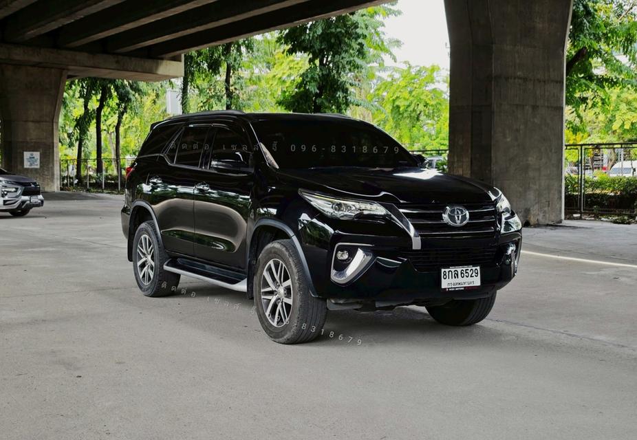 Toyota Fortuner 2.4 V ปี 2019  2