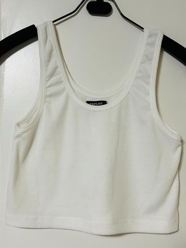 เสื้อกล้ามสั้น เสื้อครอป