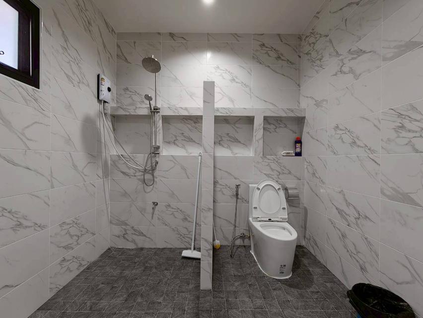 🏡 บ้านเดี่ยวหลังใหญ่ 304 ตร.ม. ทำเลรวมโชค ใกล้ รร.ต้นกล้า เพียง 1.5 กม. Spacious 4-Bedroom House - 304 sq.m., 3 mins to Tonkla School & Ruamchok 12