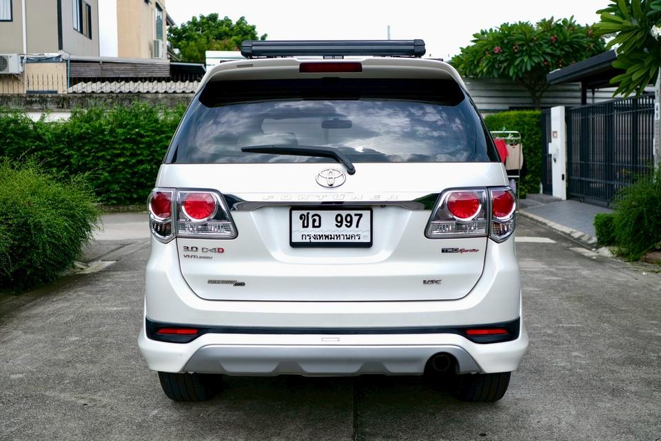 TOYOTA FORTUNER  18