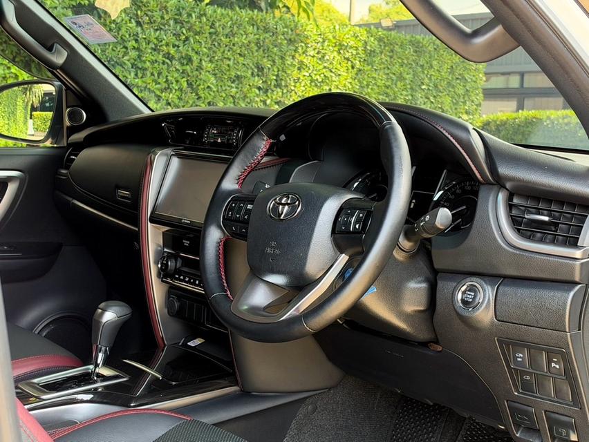 2023 TOYOTA FORTUNER LEGENDER 2.4 รถมือเดียวออกป้ายแดง รถวิ่งน้อย ประวัติศูนย์ครบ รถไม่เคยมีอุบัติเหตุครับ รูปที่ 10