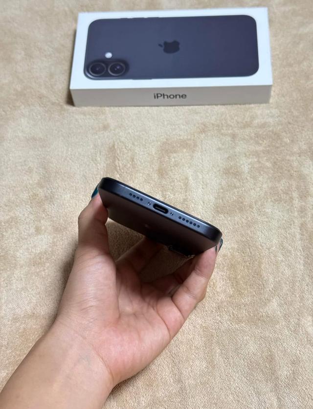 IPhone 16 Plus 256GB สีดำ มือสอง 3