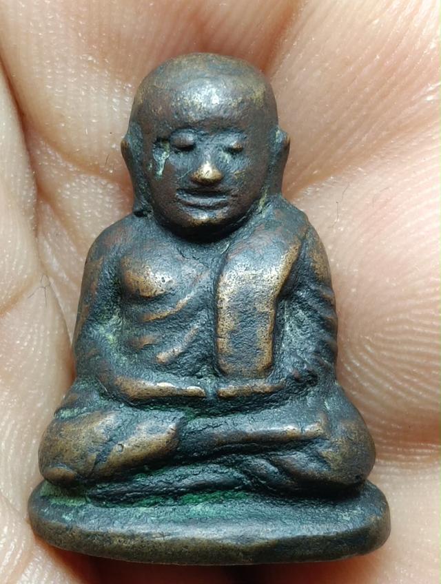 รูปหล่อหลวงพ่อเงินไม่รู้พิมพ์