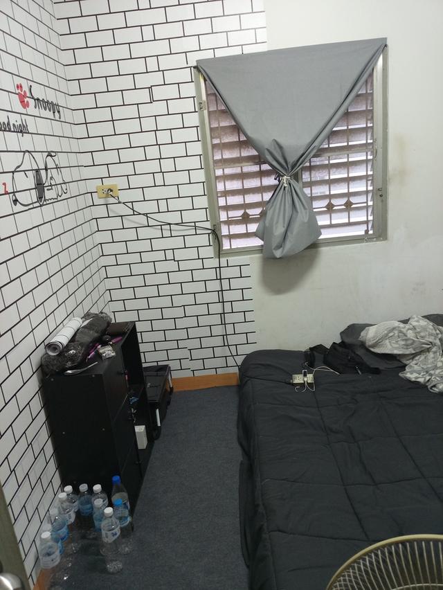 บ้านทาวน์เฮ้าส์ 3ห้องนอน 2ห้องน้ำ 1ห้องครัว 1ห้องเก็บของ จอดรถยนต์ได้2คัน หมู่บ้านแฟมิลี่ซิตี้ อำเภอเมืองชลบุรี ใกล้นิคมอมตะนคร ห่างมอเตอร์เวย์5นาที 6